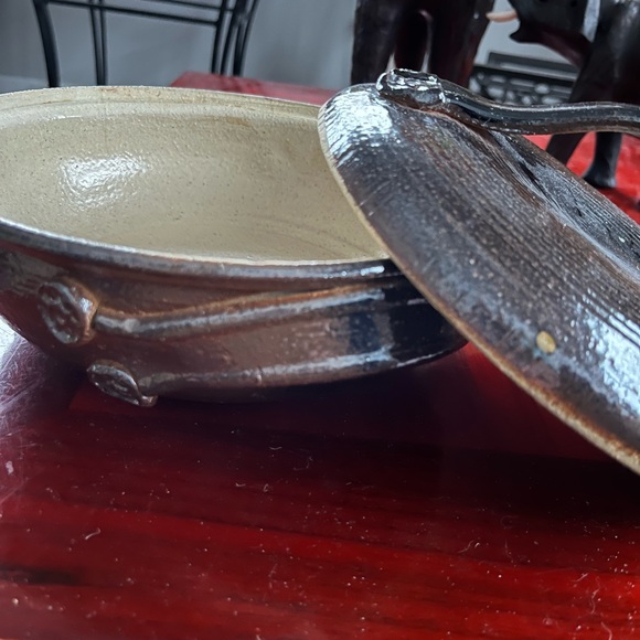 Brown Bean Pot or Ceramic Casserole Dish w Lid and Hand...